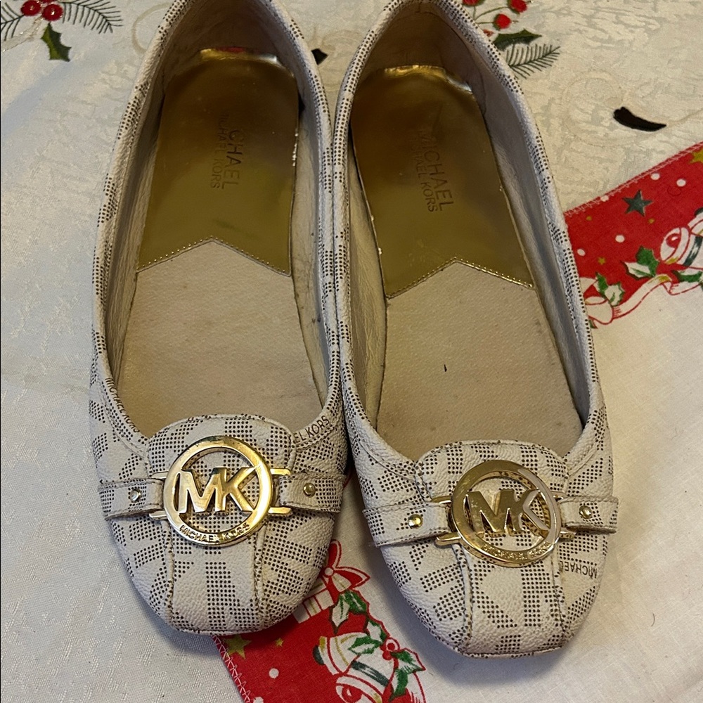 Michael Kors Beige Patterned Flats with Gold Accents - Picture 2 of 3